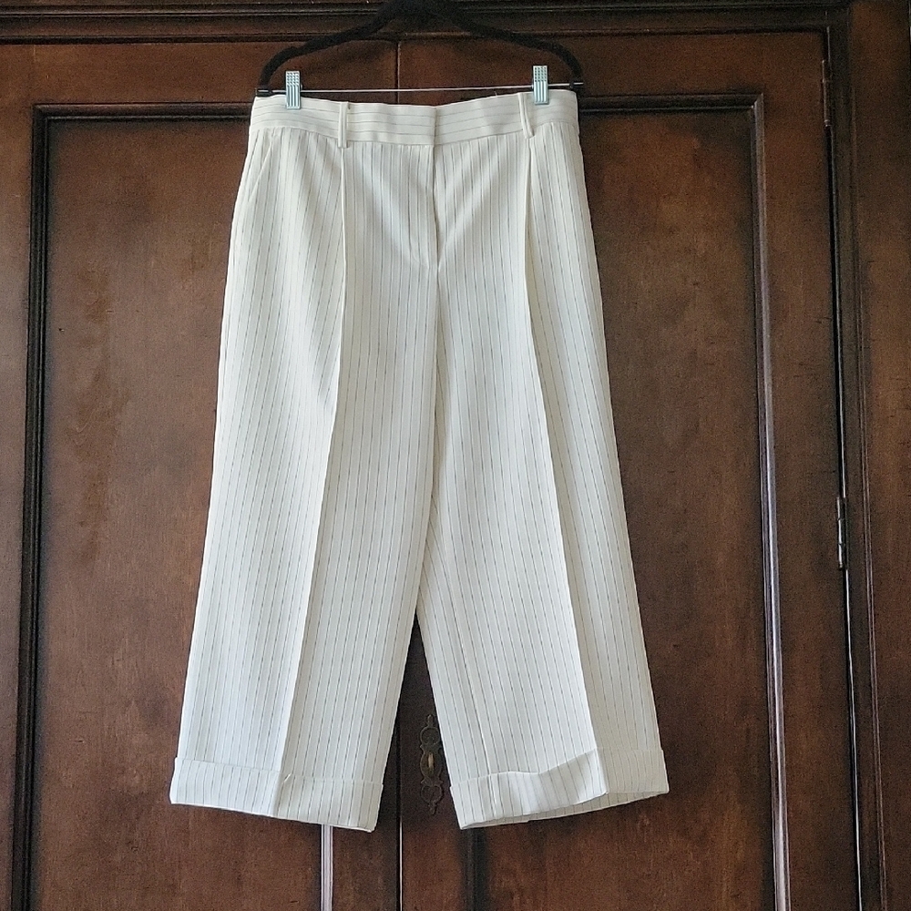 Womens Pleats/pockets Cream/black Pinstripe. Cuffed Crop PANT